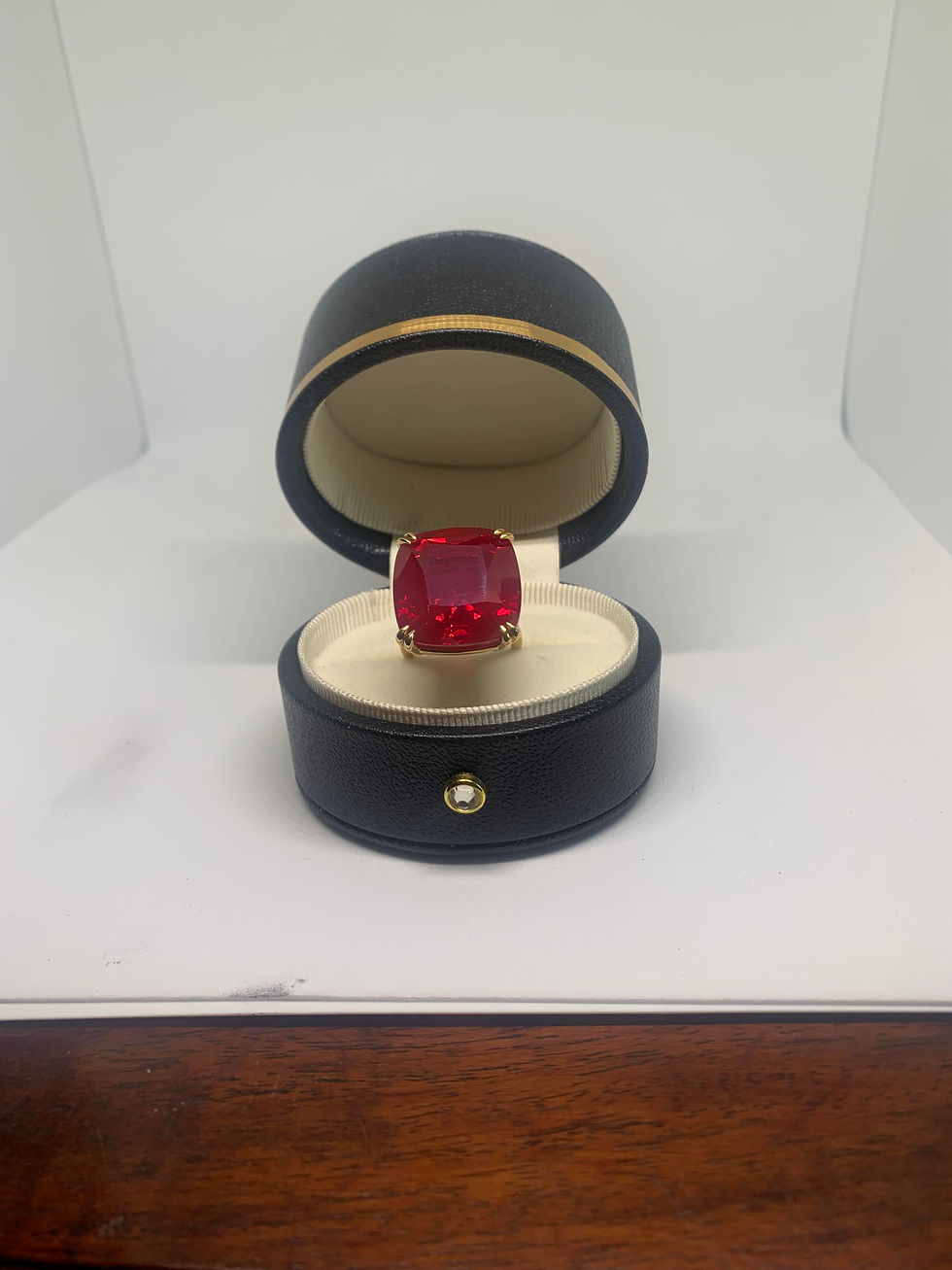 Thumbnail: The Estrella de Fura 55.22ct Ruby 18k Ring Size S
