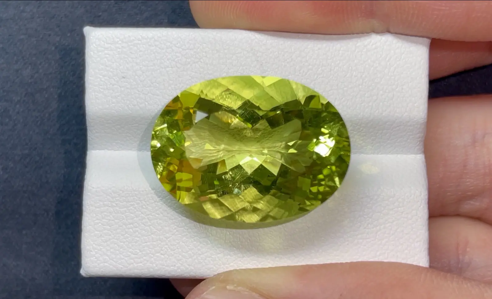 32.59ct Neon-Greenish Citrine