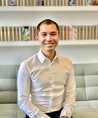 Portrait de Dominique Huynh, fondateur de Mes Rendez-Vous Patrimoine et mandataire d’assurance