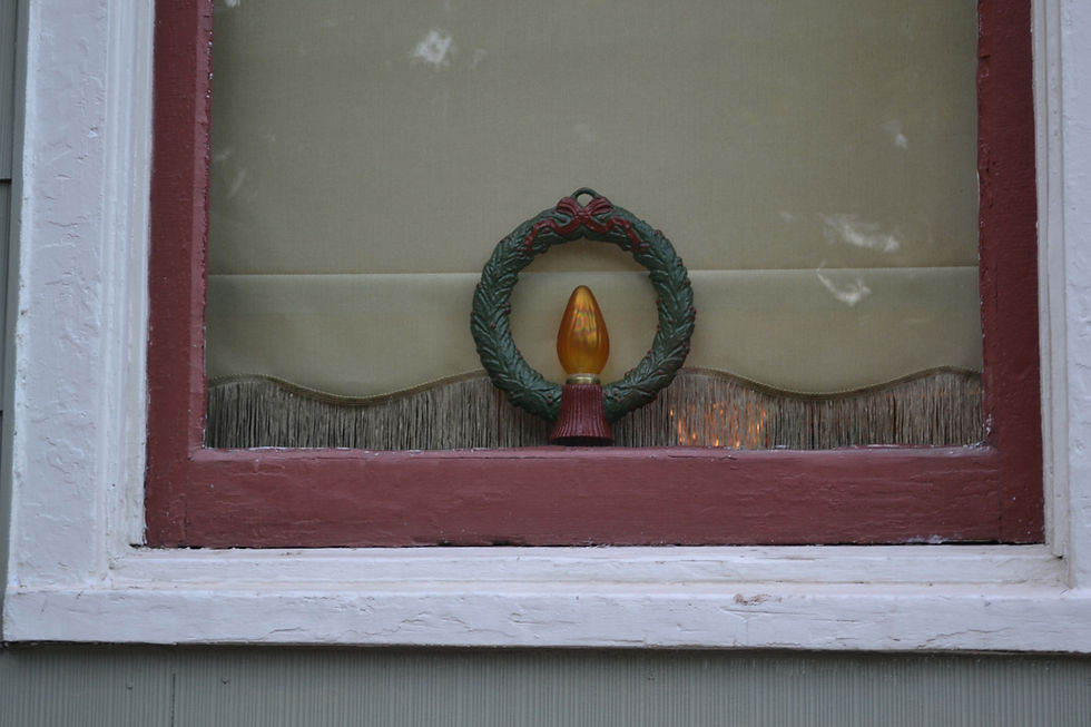 Thumbnail: Antique Style Electric Christmas Wreath Light