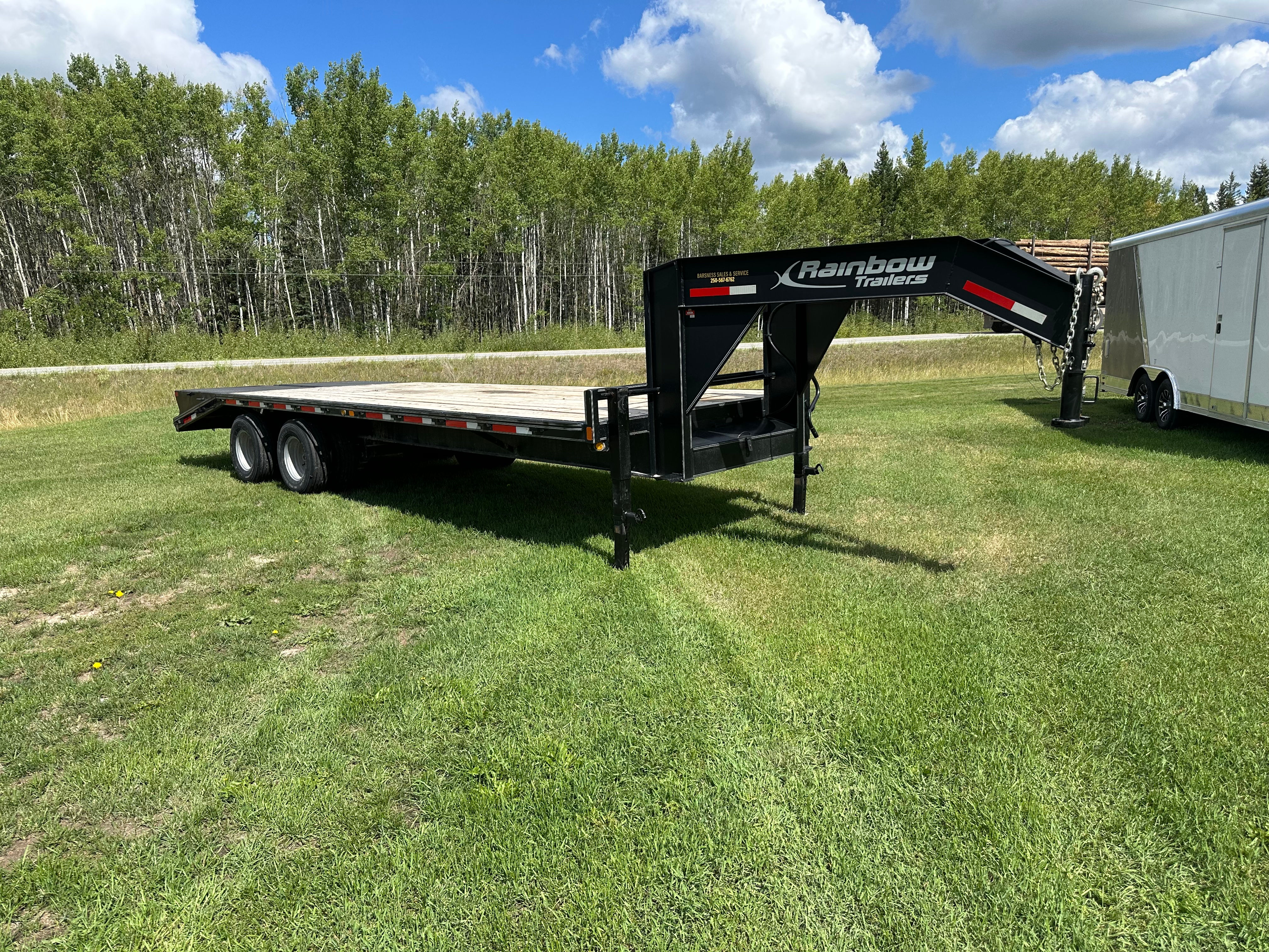 25' Deckover Gooseneck with Beavertail