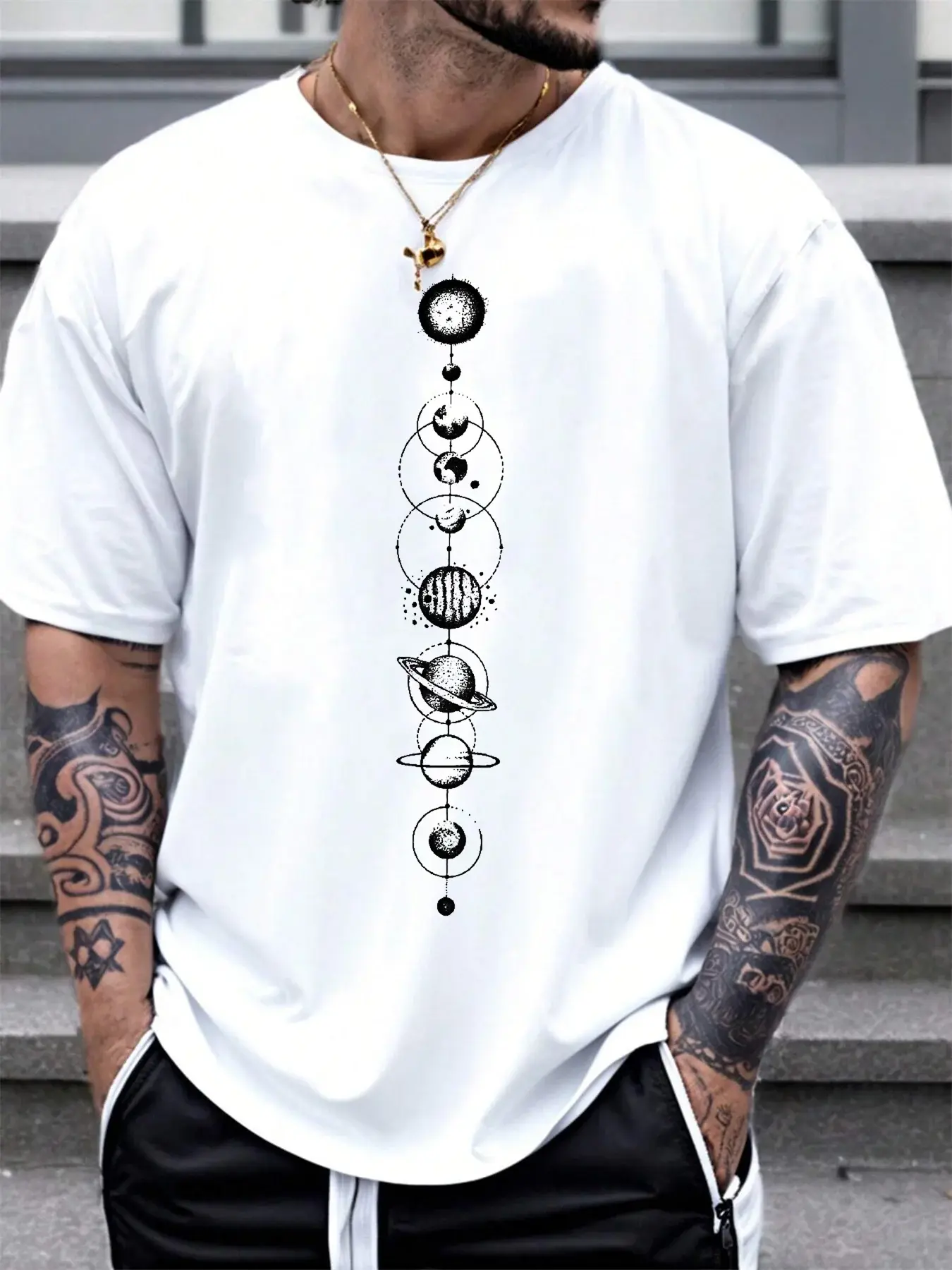 Unisex 100% cotton t-shirt with space and planet print, crew neck and short fit.