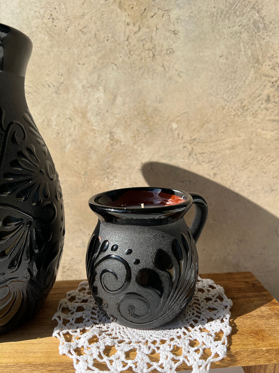 Thumbnail: Black Vase and Orchid Flowers Candle Set