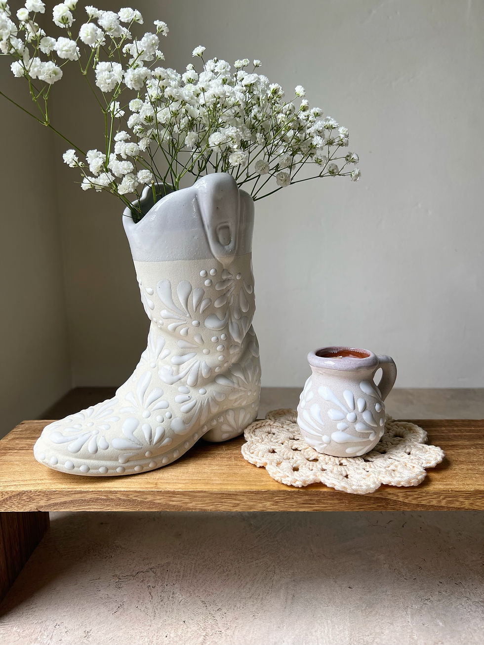 La Vaquerita White Cowgirl Boot Vase & Candle Set