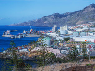 Zona Franca Industrial da Madeira, imagem utilizada num artigo jurídico sobre a substância económica de empresas no CINM.