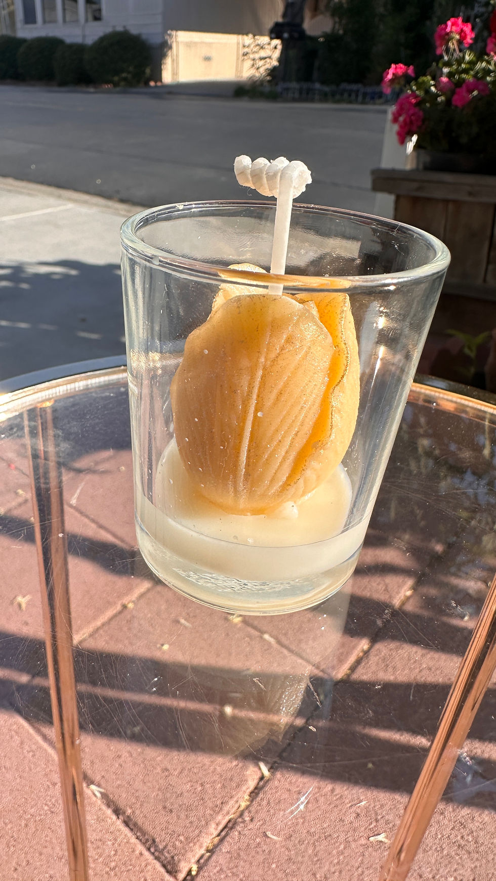 Thumbnail: Blooming Tulip Glass Candle
