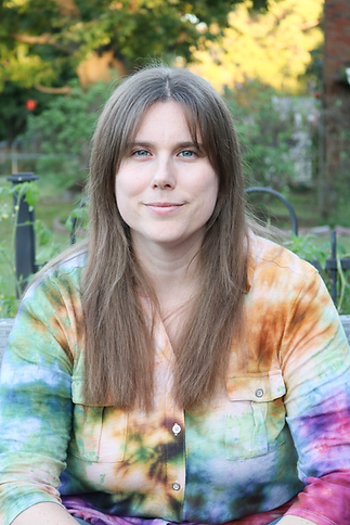Fave headshot 1.png