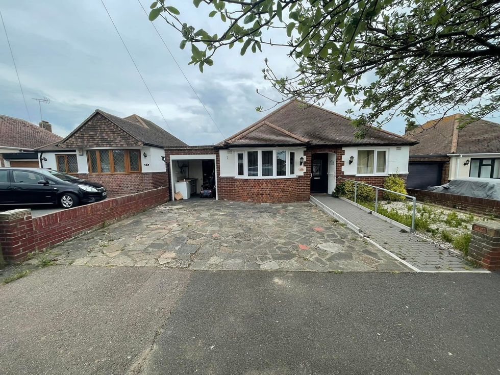 Driveway - Kingsgate (Before)
