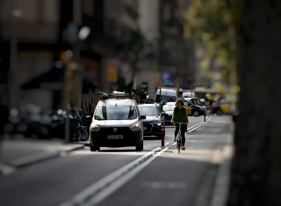 Driving to Barcelona: ZBE Rules, Parking Tips & Local Advice | Hostal Girona