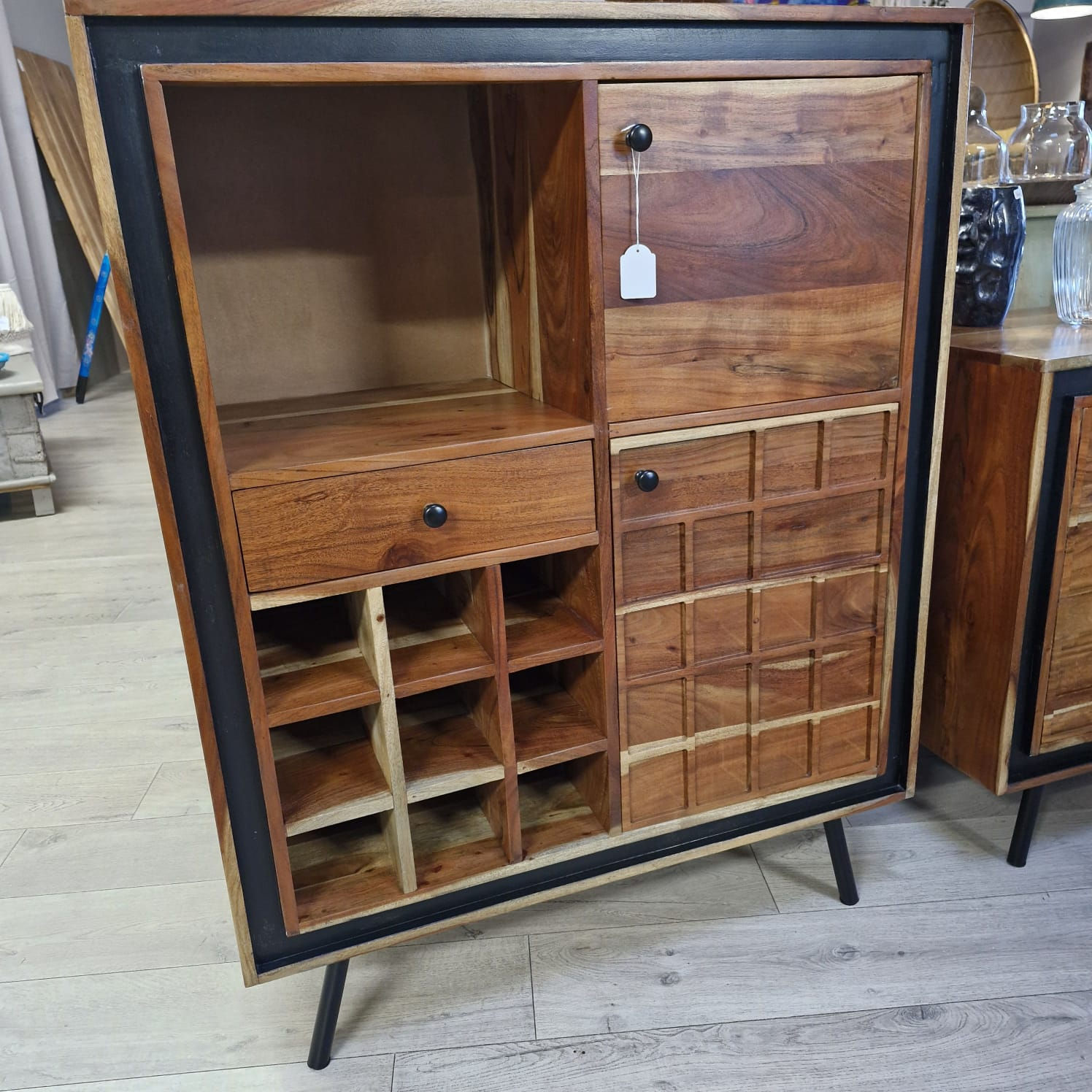 Meuble Bar  en acacia L90xP41xH116