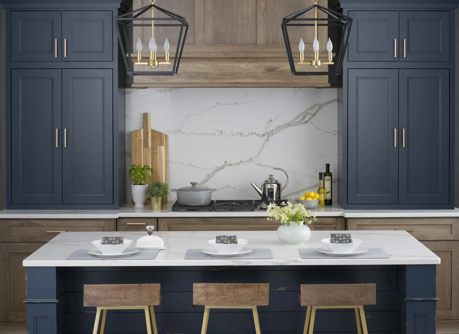 Modern-Farmhouse-Navy-Blue-Hickory-Gray-Kitchen_01-1500x1093.webp