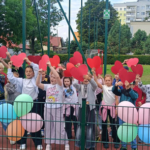 NOWIUTKI PLAC ZABAW PRZY NASZEJ SZKOLE