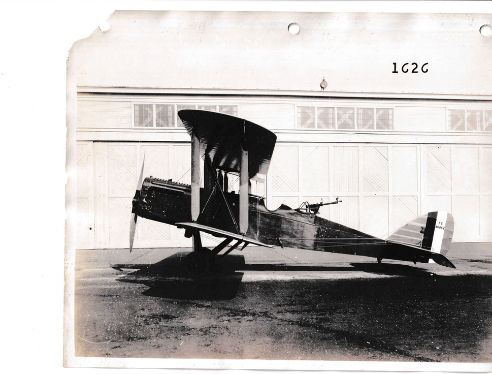 Side View of a DH-9 Biplane