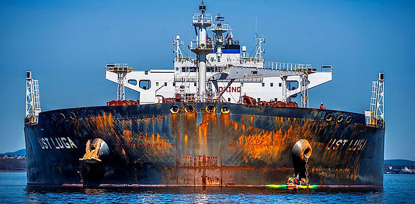 Oil tanker