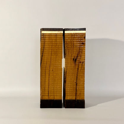 Sculpture en châtaignier dorée à la détrempe, or 22 carats