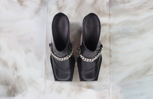 Lonel heeled square toe mule with chainlink | SUNNI SUNNI