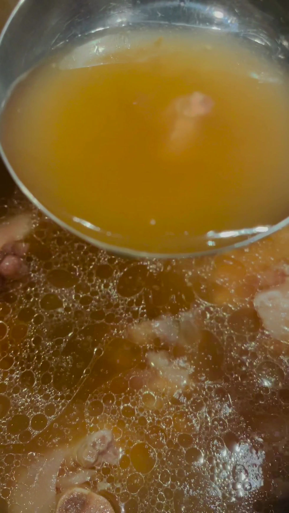 Thumbnail: Pig feet soup with black dates and peanuts 黑棗花生豬腳湯