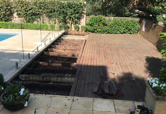 vaucluse deck builder