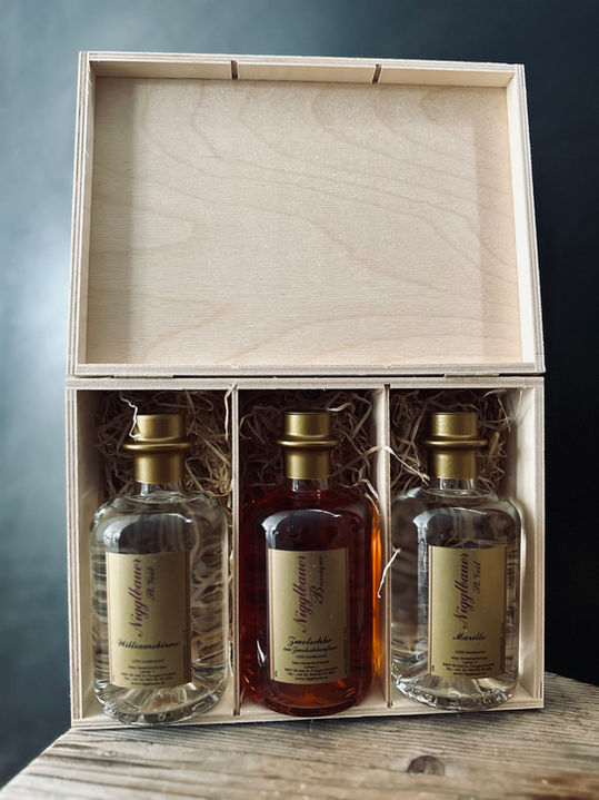 Geschenkset nigglbauer-edelbraende-schnaps-brennerei-max-gwechenberger (5).jpeg