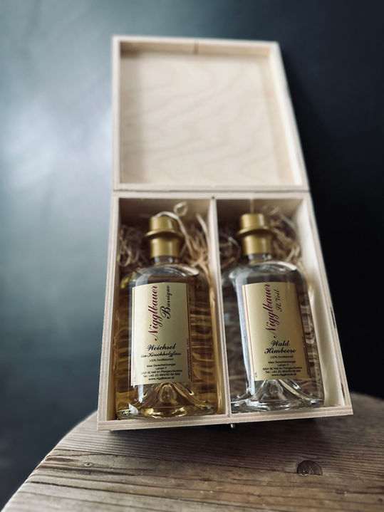 Geschenkset nigglbauer-edelbraende-schnaps-brennerei-max-gwechenberger (15).jpeg