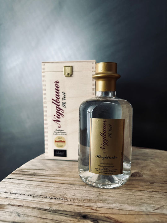 Geschenkset nigglbauer-edelbraende-schnaps-brennerei-max-gwechenberger (16).jpeg