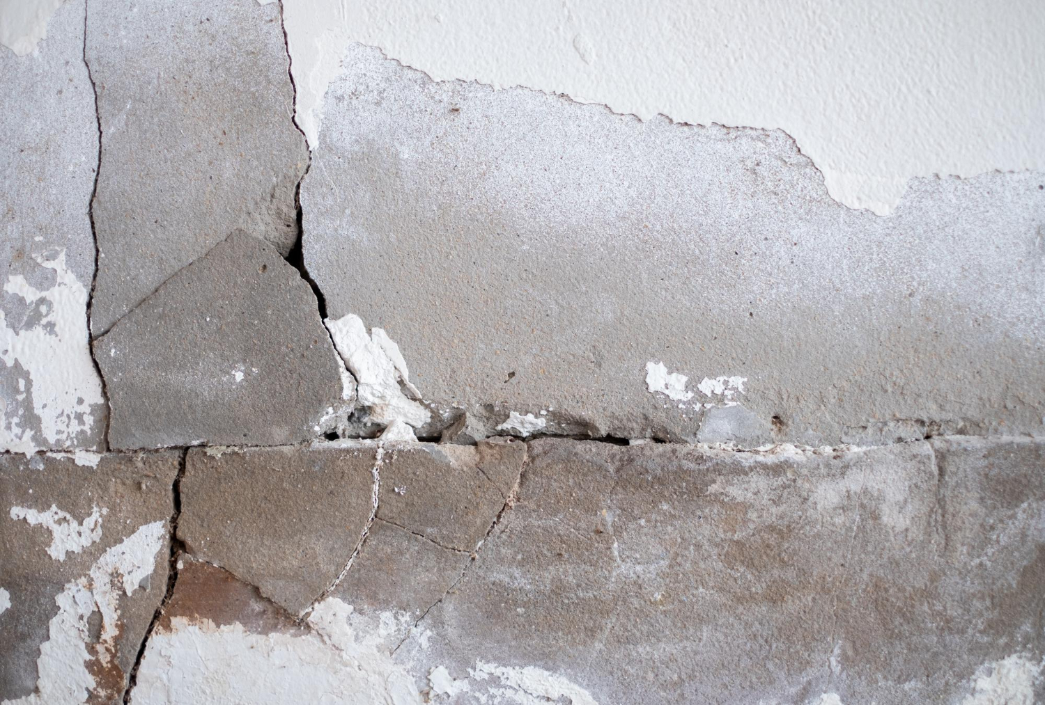 Article image: Expert Tips: Manage Structural Damage After a Hurricane