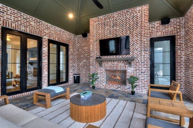Screened Outdoor Living Area