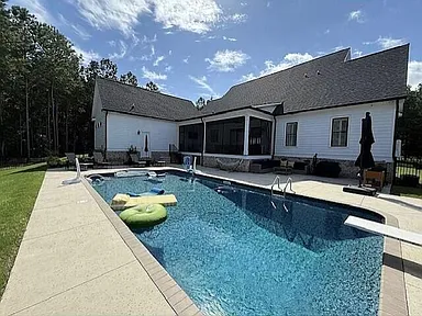 Pool & Rear Exterior