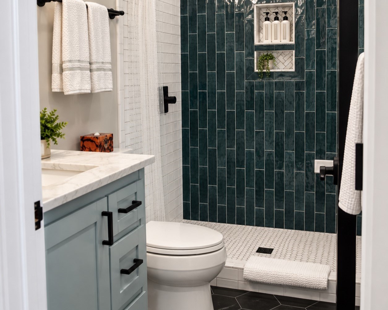 Full Bathroom 2