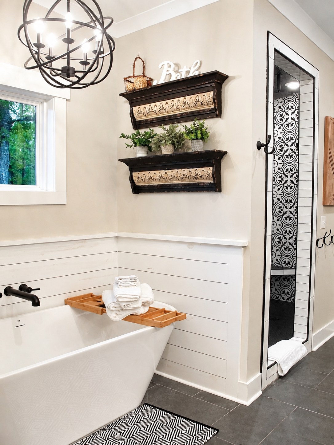 Primary Bathroom - Tub & Shower