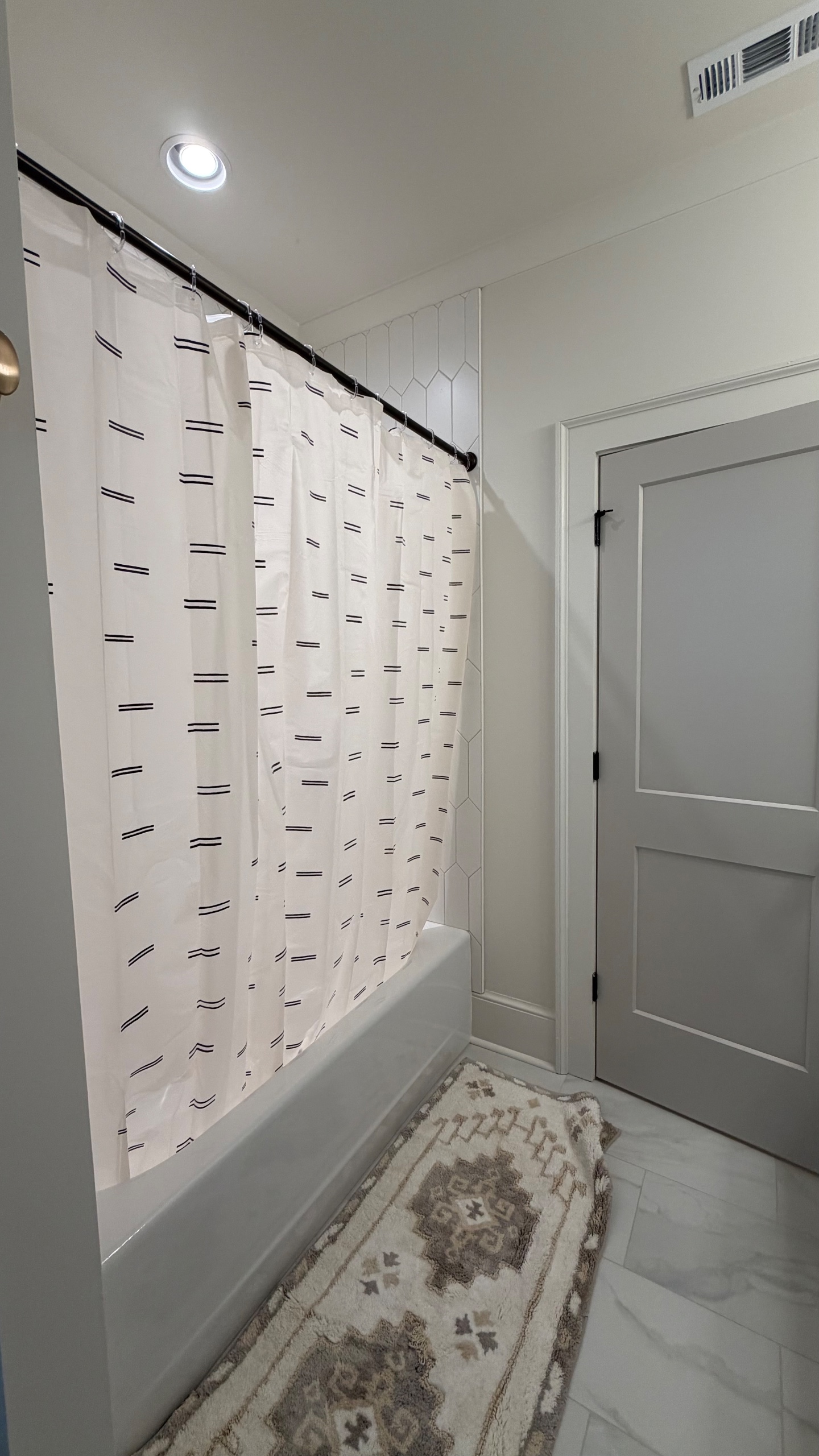 Guest Bathroom 3