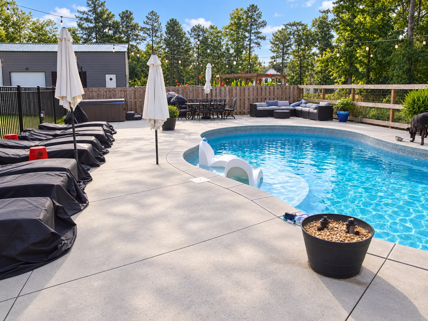 Pool / Hot Tub