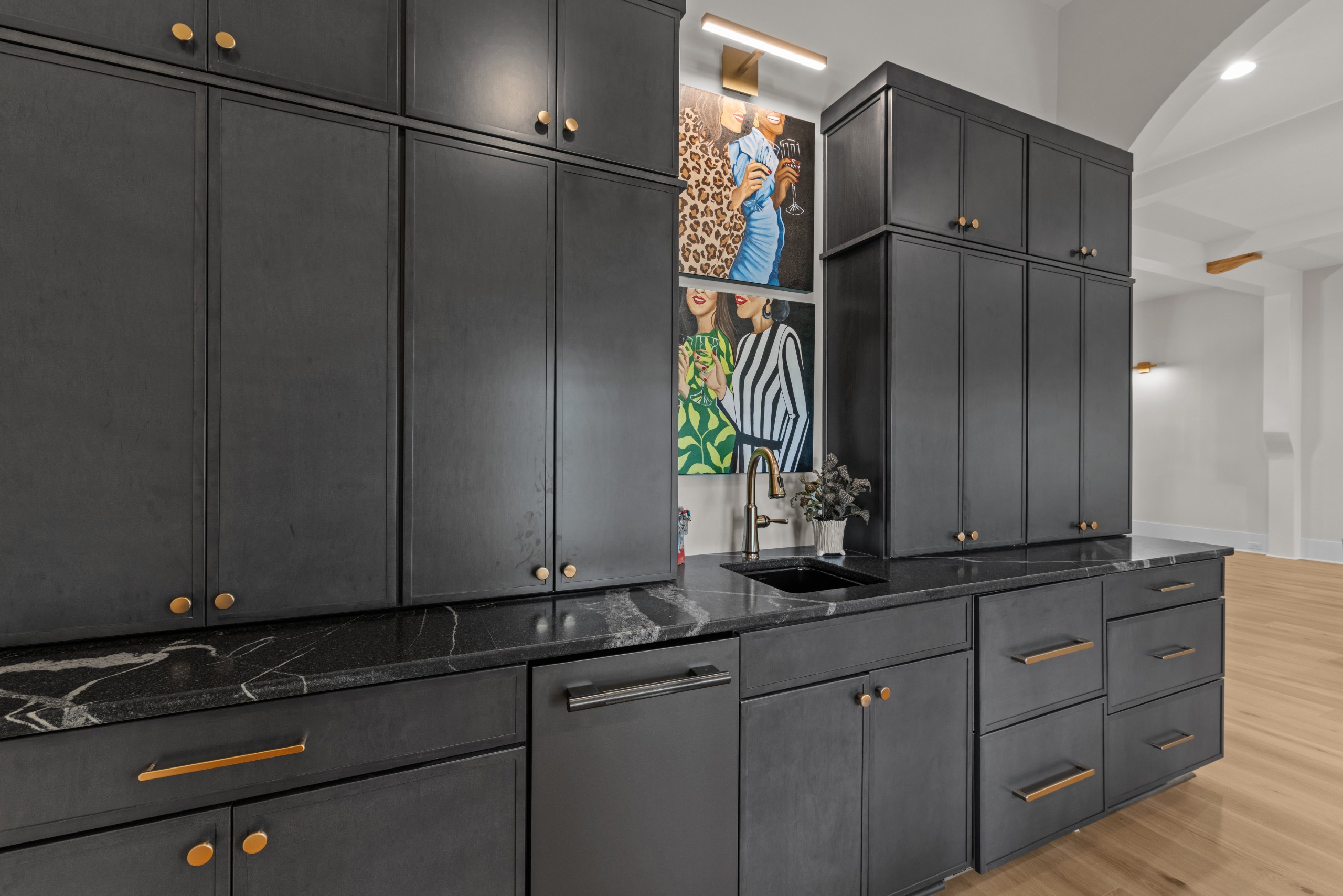 Kitchen Island / Bar