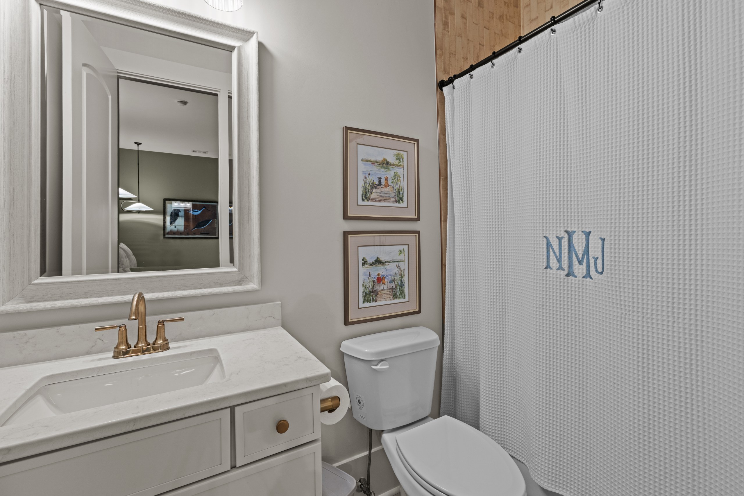 Guest 2 Bathroom