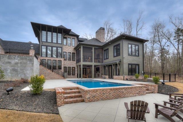 Pool & Rear Exterior