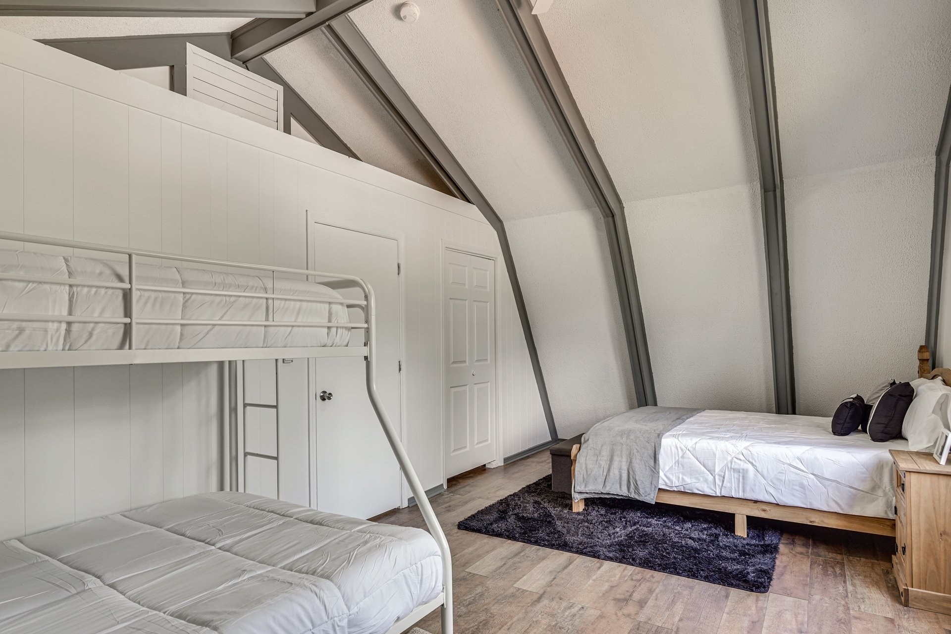 Guest bedroom