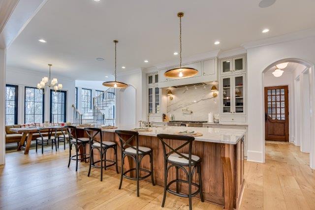 Gourmet Kitchen & Island