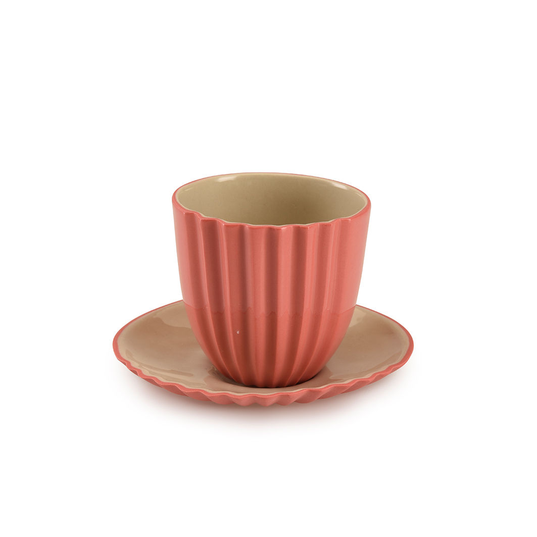 Plise Kulplu Kahve Fincanı ve Tabağı