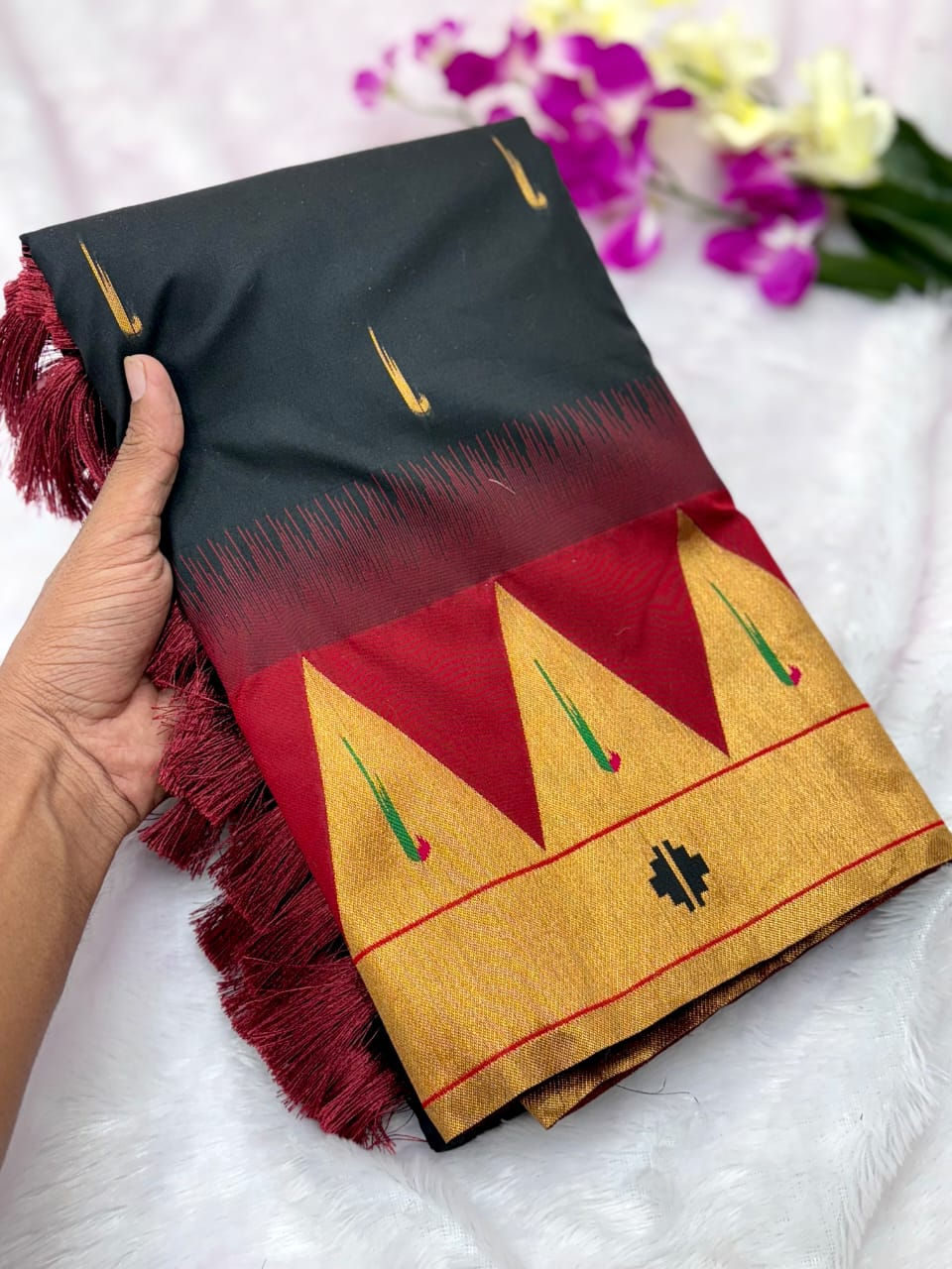 SP- 10 Temple Border Paithani saree detailing