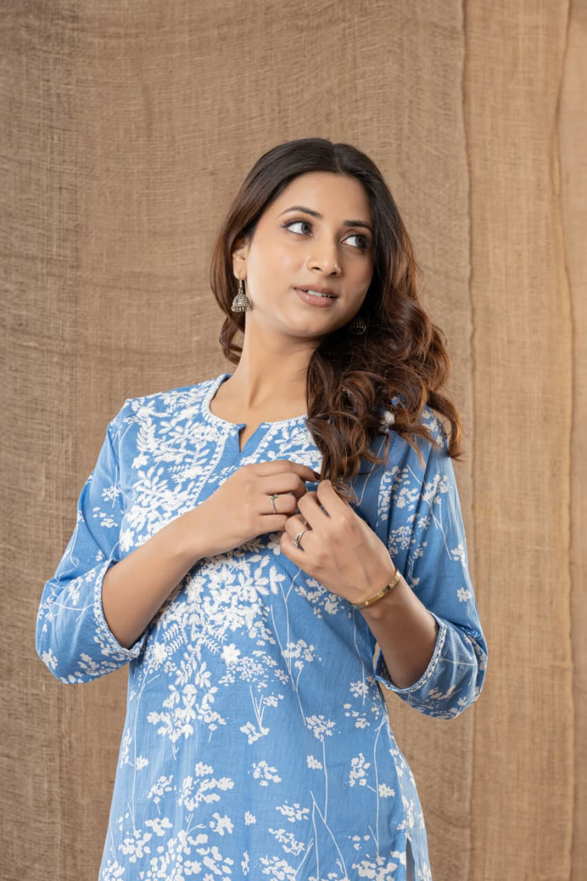Thumbnail: Ethnic lucknowi chikankari kurti pant
