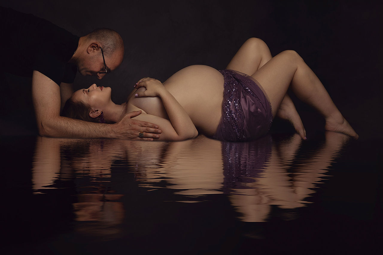 Pregnancy photography | Baby bump | Baby ball | Maternity photoshoot | Newborn photography - Newborn photoshoot - Sonja Ruckstuhl - Zurich