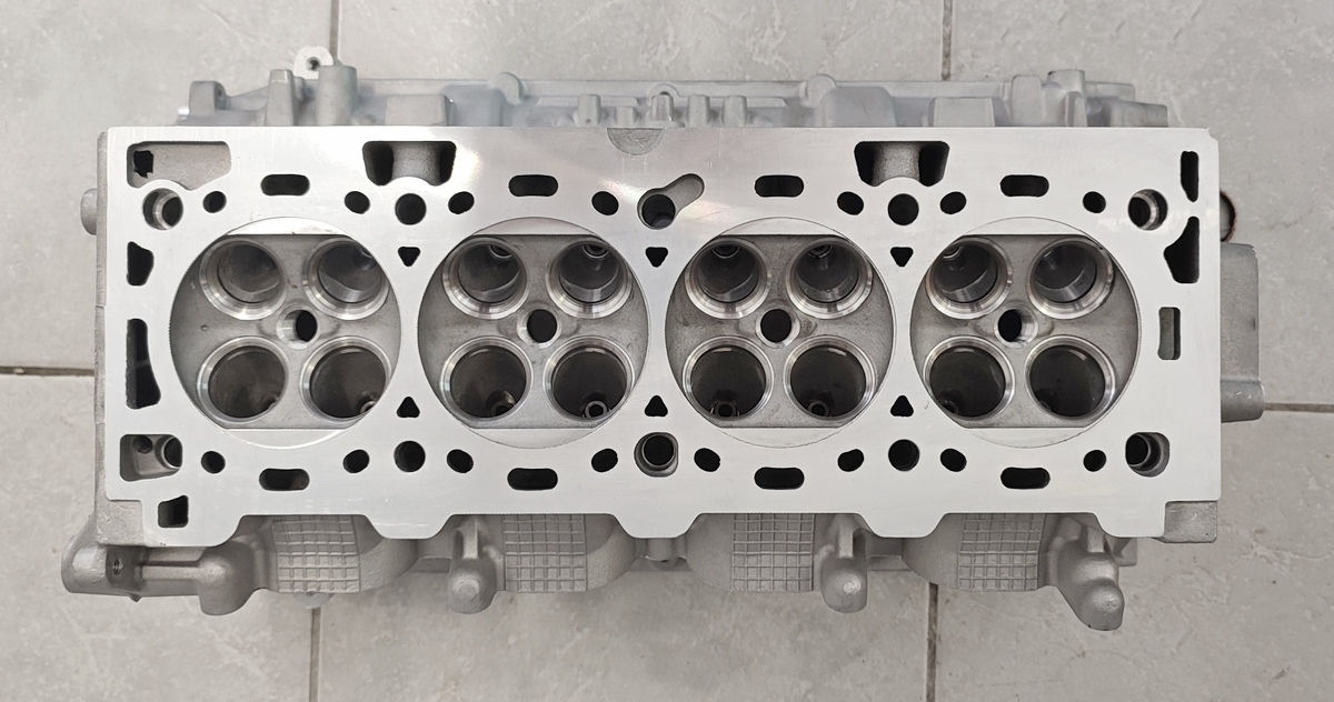 καπάκι μηχανής  939A4000