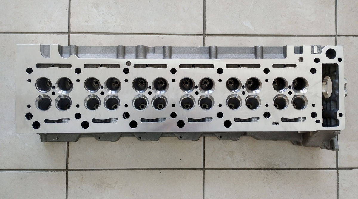 καπάκι μηχανής MERCEDES 648