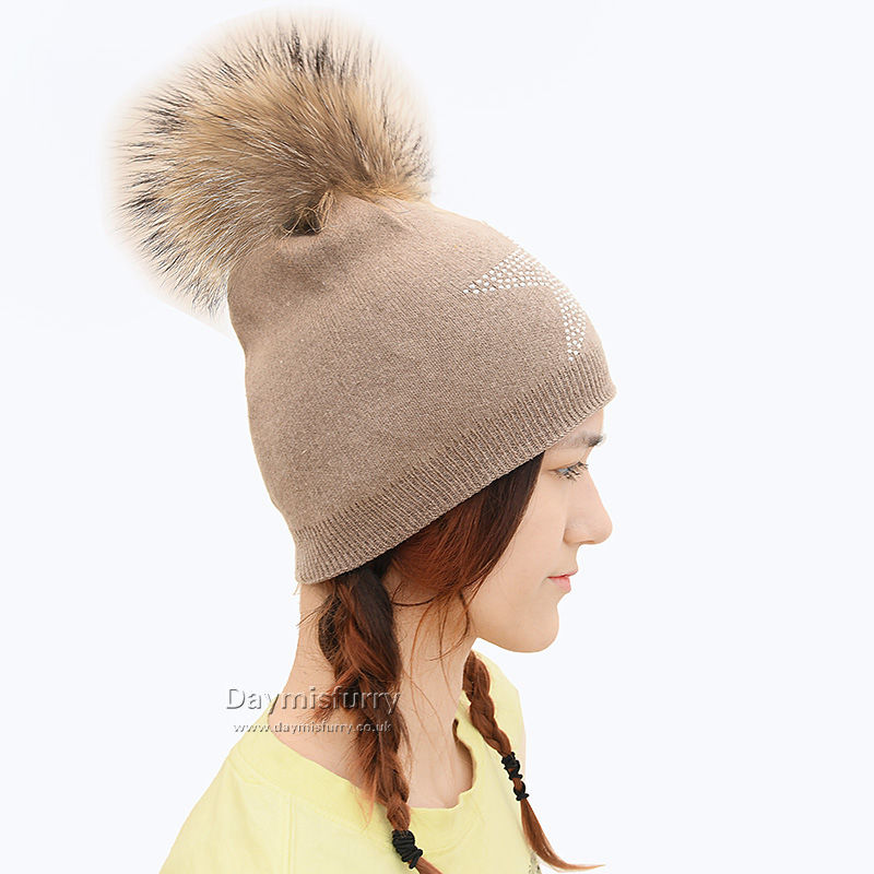 Thumbnail: Cashmere Beanie Hat With  Fur Pom Pom