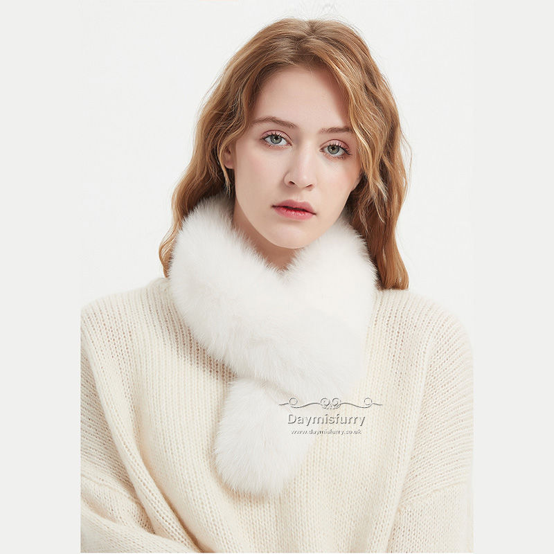 Thumbnail: Fox Fur Scarf in White / Black