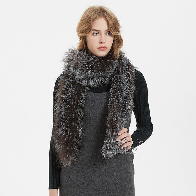 Thumbnail: Knit  Silver Fox Fur  Scarf  in Natural Colour