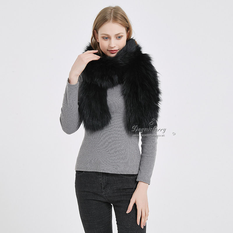 Thumbnail: Knit  Fox Fur  Scarf  in Black