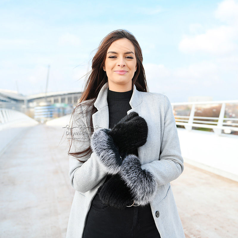 Thumbnail: Mink Fur Mittens  With Fox Fur Trim