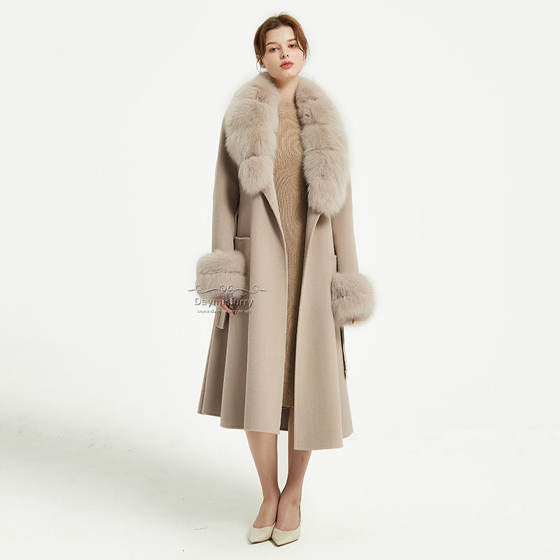 Thumbnail: Cashmere Wool Coat With Fur Collar & Cuffs in Khaki