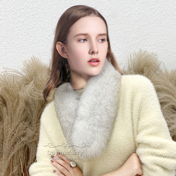 Thumbnail: Natural Blue Fox Fur Scarf